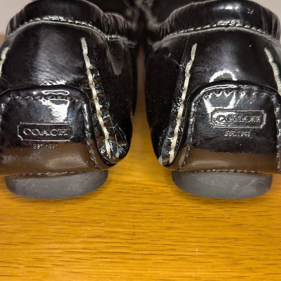 ⭐Coach⭐ Black Patent Leather Loafers Women’s - Size 8.5 - Classic Flats - Picture 3 of 11